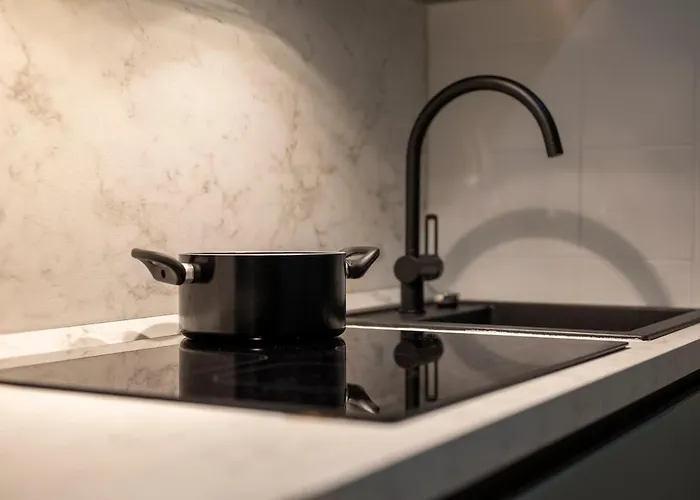 Apartment Center Steps From The Sea Ac Wi-fi Parking