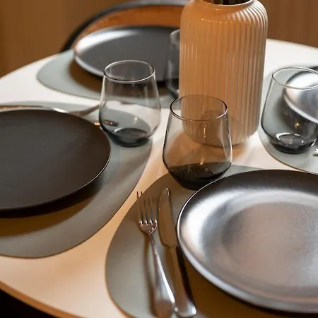 Apartment Center Steps From The Sea Ac Wi-fi Parking