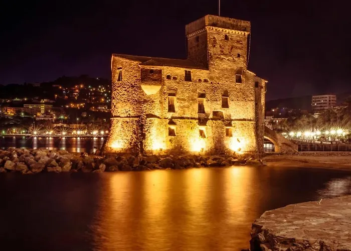 Center Steps From The Sea Ac Wi-fi Parking Apartment