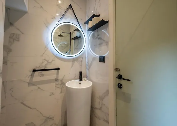 Apartament Center Steps From The Sea Ac Wi-fi Parking *