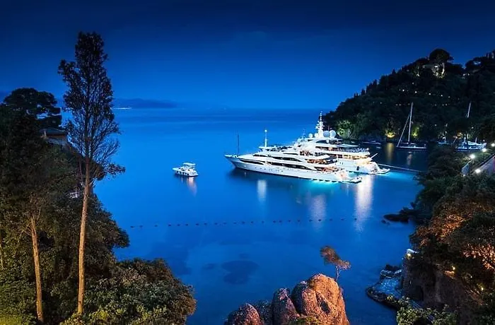 Apartament Center Steps From The Sea Ac Wi-fi Parking